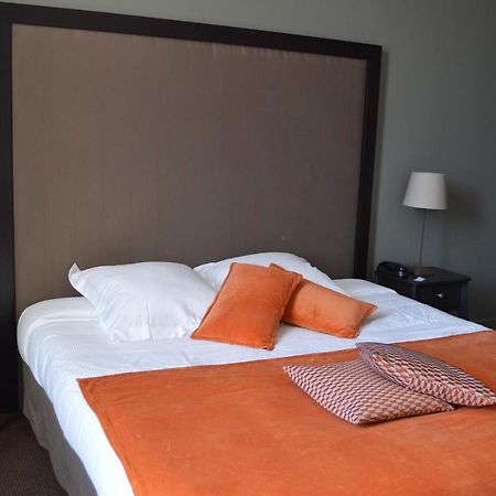 Chateau De La Pomarede Hotel ภายนอก รูปภาพ