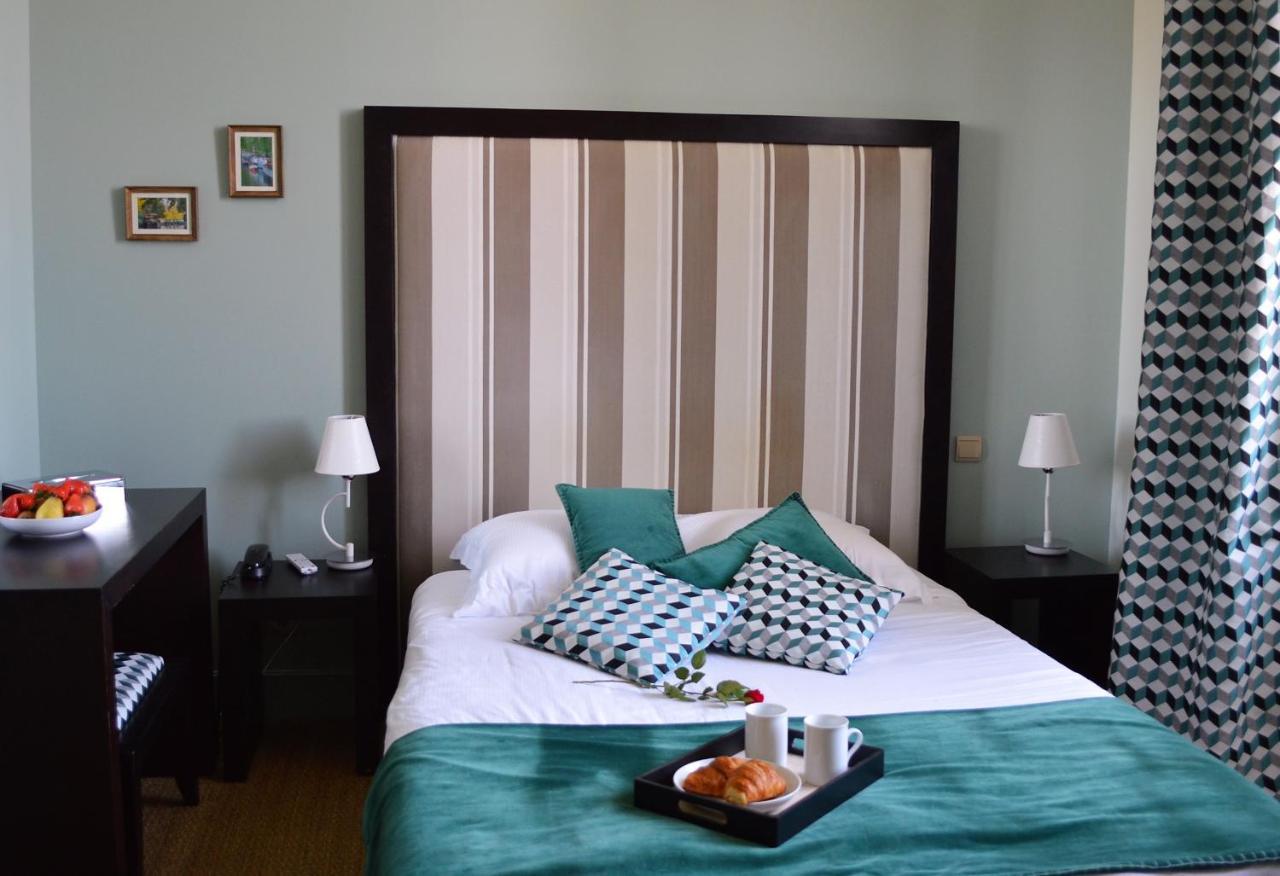 Chateau De La Pomarede Hotel ภายนอก รูปภาพ